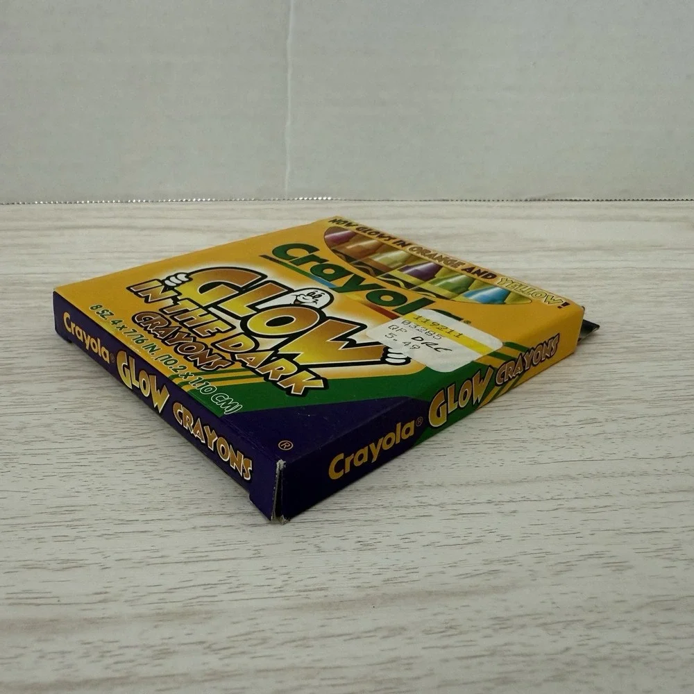 Crayola Glow in the Dark Crayons 8 Pack New Unused Vintage‎ 1997